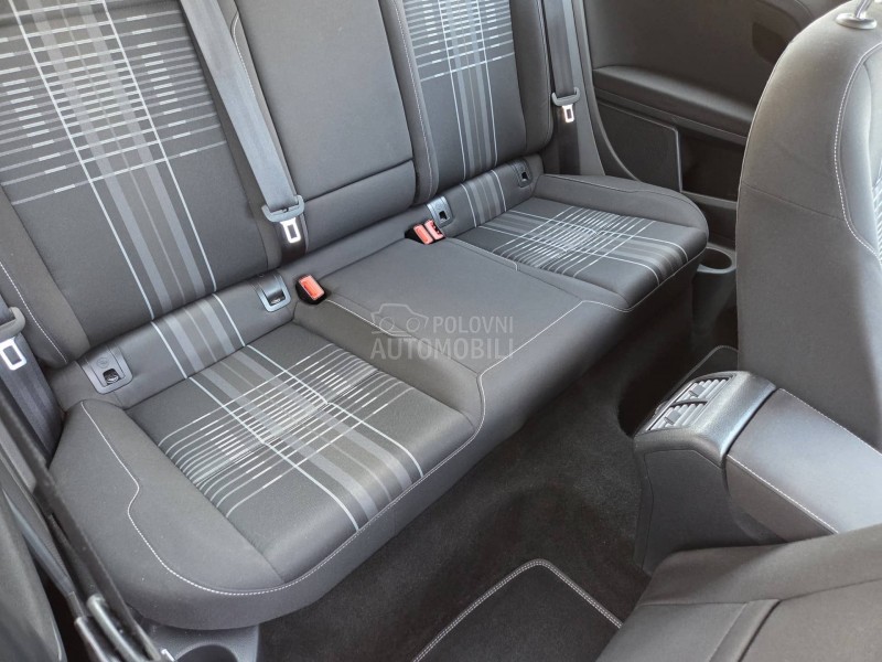 Volkswagen Golf 7 1. 2 tsi xenon led