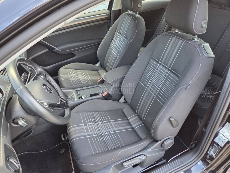 Volkswagen Golf 7 1. 2 tsi xenon led