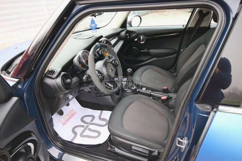 MINI Cooper U N I K A T