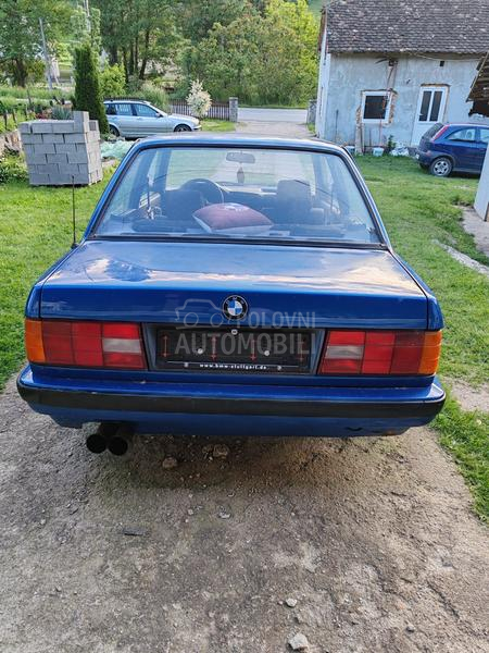 BMW 325 