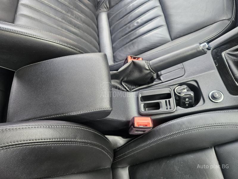 Škoda Octavia 1.6tdi NAV/LED/KAM