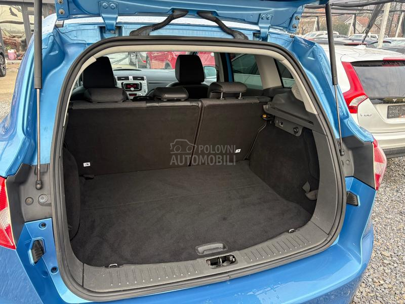 Ford Kuga 2.0 TDCi 4x4 Titan