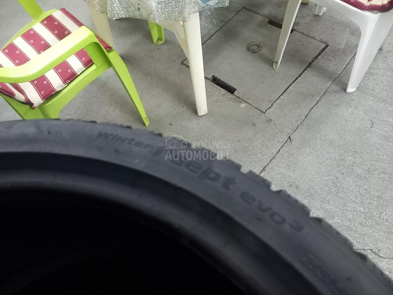 Hankook 235/35 R19 Zimska
