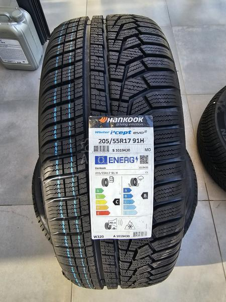 Hankook 205/55 R17 Zimska