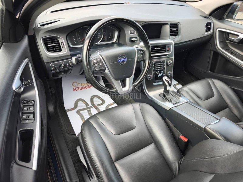 Volvo V60 D5 MOMENTUM