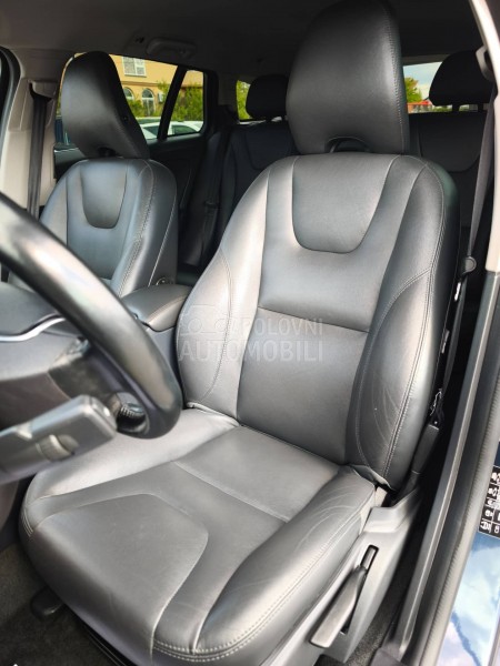 Volvo V60 D5 MOMENTUM