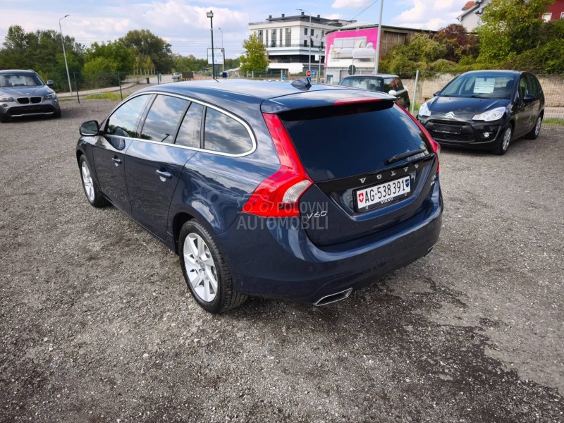 Volvo V60 D5 MOMENTUM