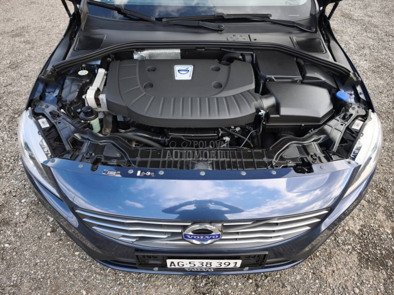 Volvo V60 D5 MOMENTUM