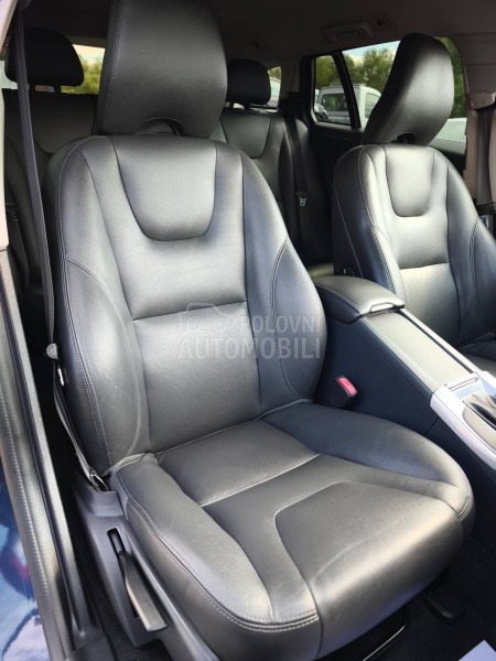 Volvo V60 D5 MOMENTUM