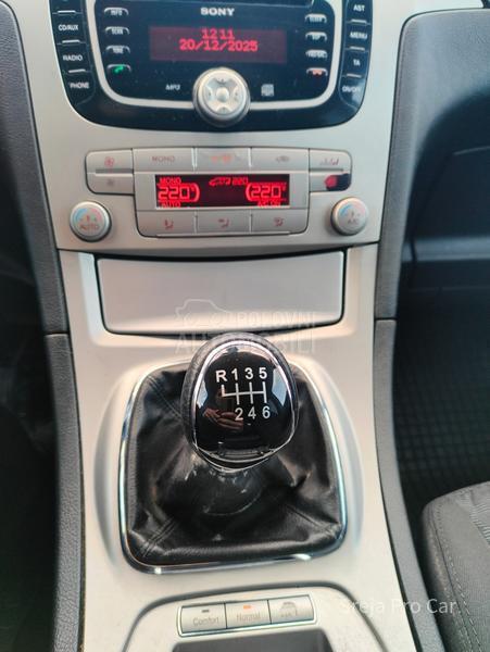 Ford Galaxy 2.0 TDCI GHIA 7SED