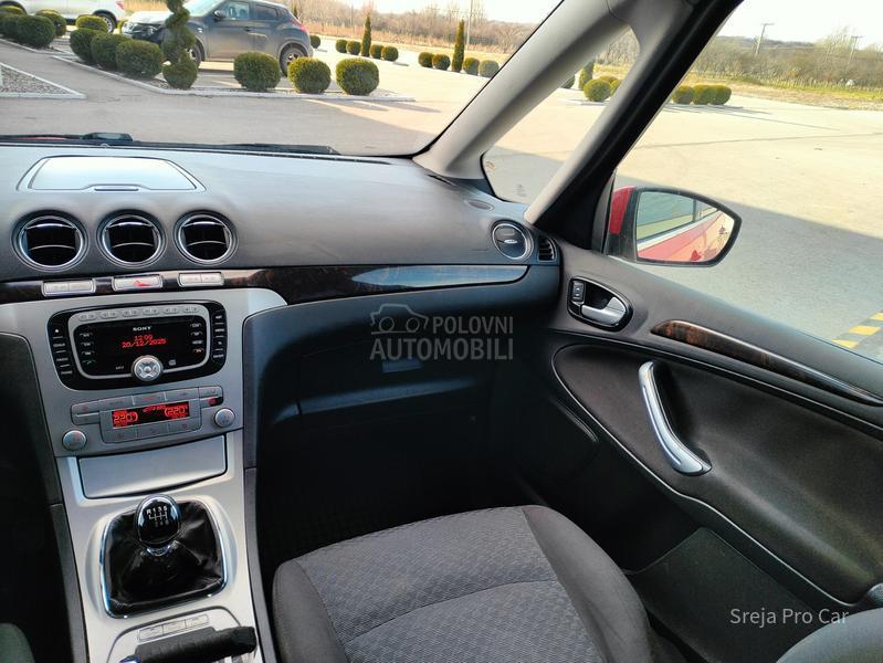 Ford Galaxy 2.0 TDCI GHIA 7SED