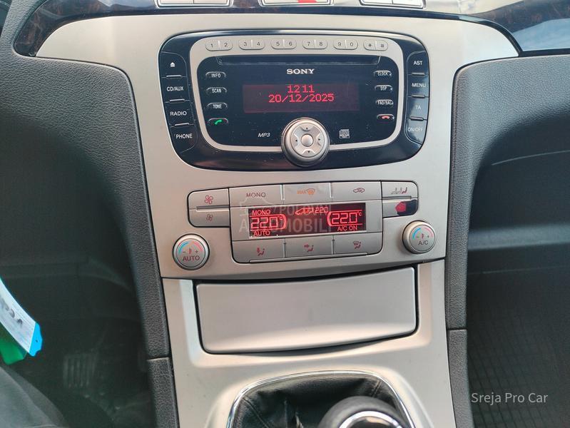 Ford Galaxy 2.0 TDCI GHIA 7SED