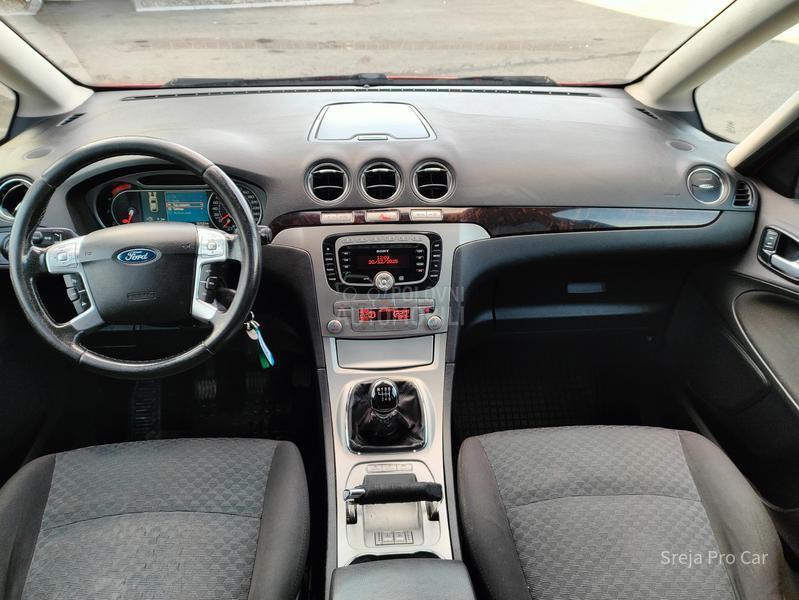 Ford Galaxy 2.0 TDCI GHIA 7SED