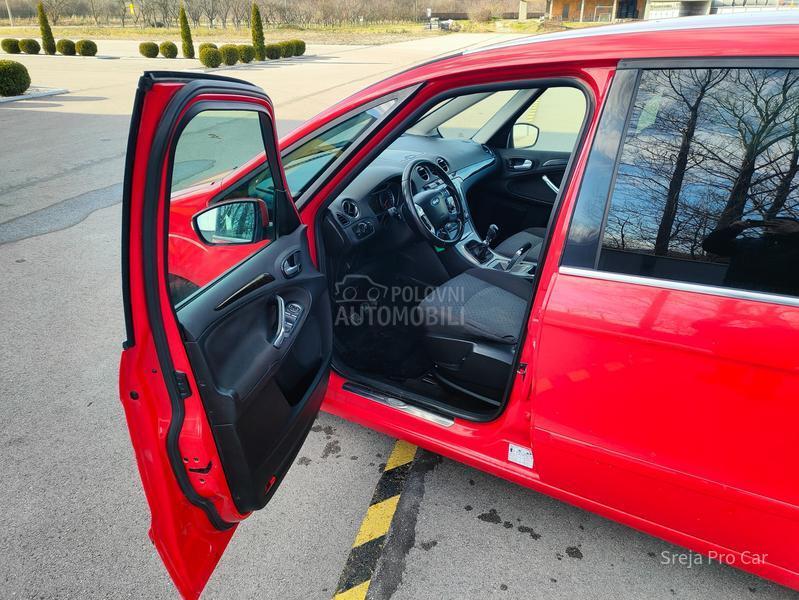 Ford Galaxy 2.0 TDCI GHIA 7SED