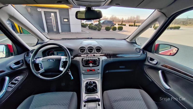 Ford Galaxy 2.0 TDCI GHIA 7SED