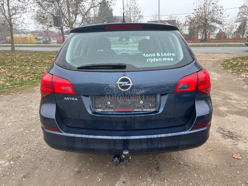 Opel Astra J 1.6 B e n z i n
