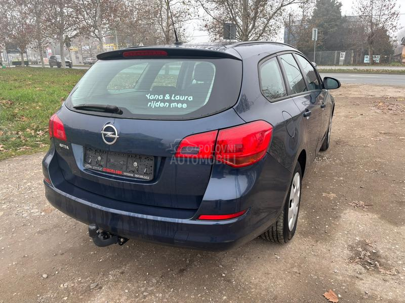 Opel Astra J 1.6 B e n z i n