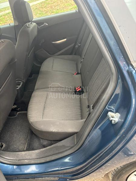 Opel Astra J 1.6 B e n z i n