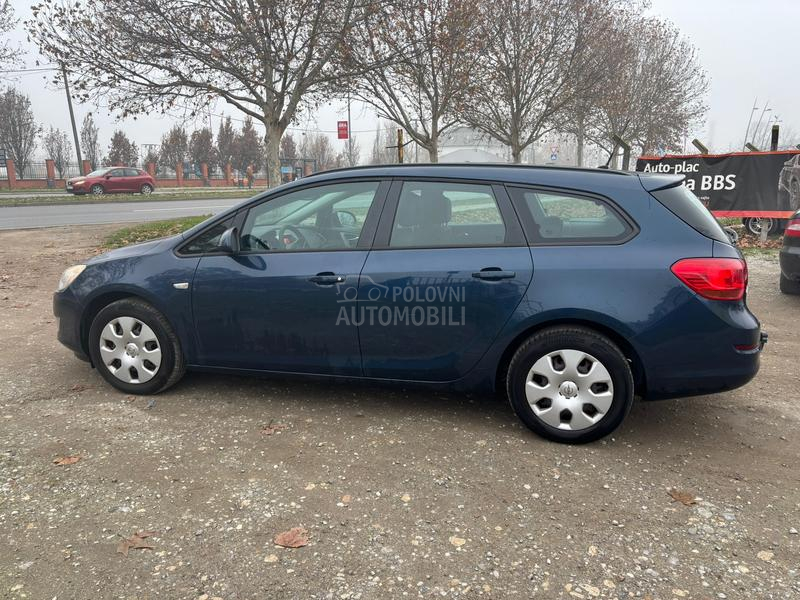 Opel Astra J 1.6 B e n z i n