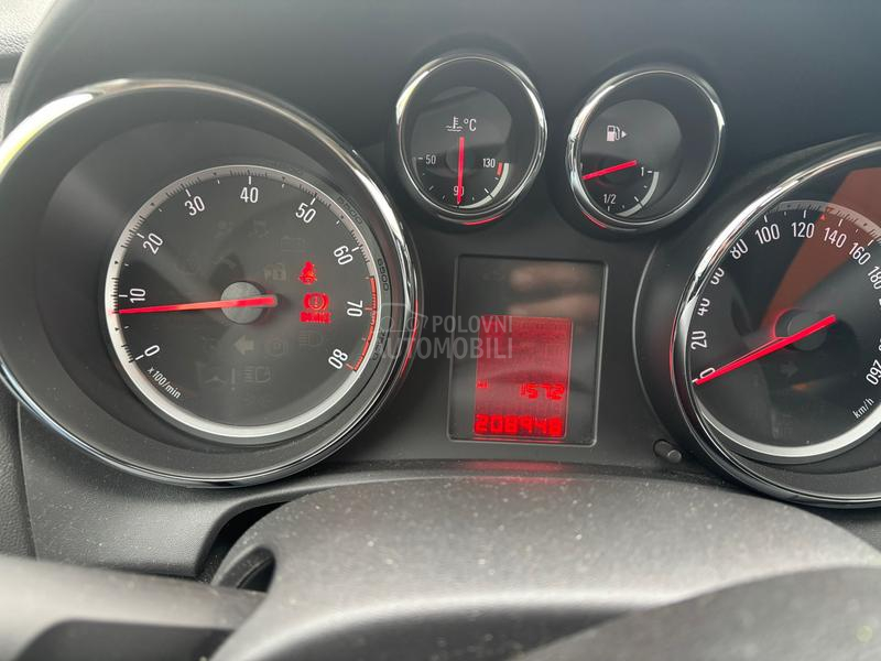 Opel Astra J 1.6 B e n z i n