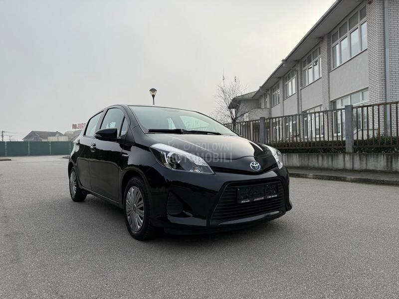 Toyota Yaris 1.5 b  Hibrid