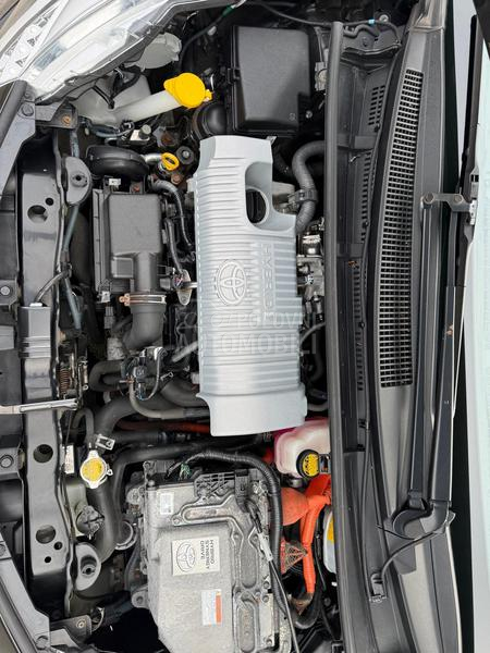 Toyota Yaris 1.5 b  Hibrid