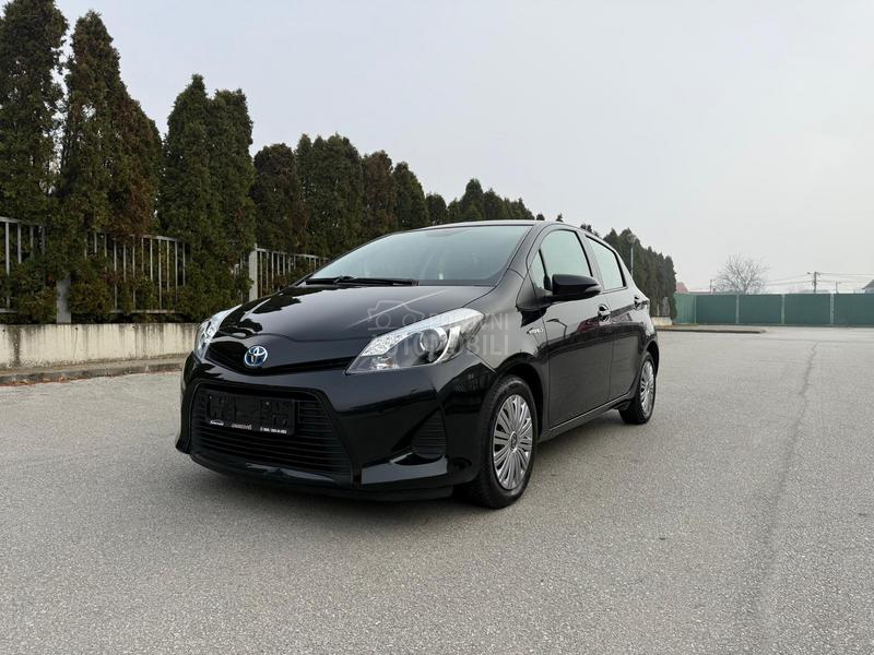 Toyota Yaris 1.5 b  Hibrid