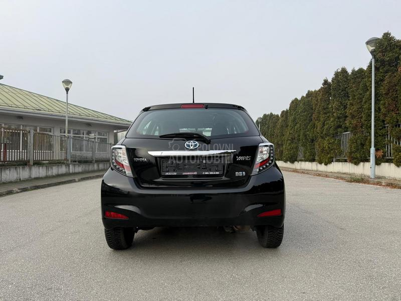 Toyota Yaris 1.5 b  Hibrid