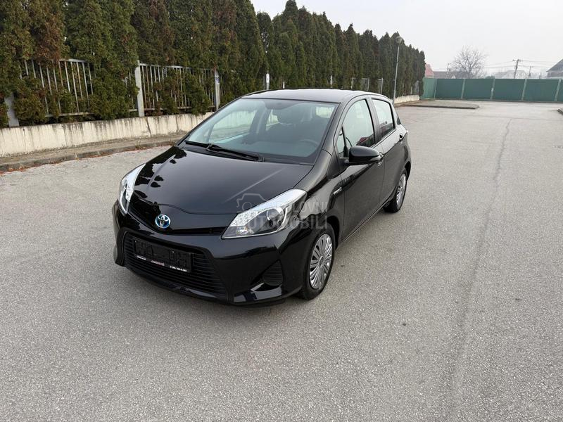 Toyota Yaris 1.5 b  Hibrid