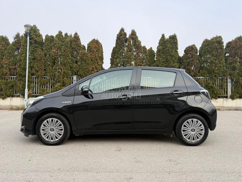 Toyota Yaris 1.5 b  Hibrid