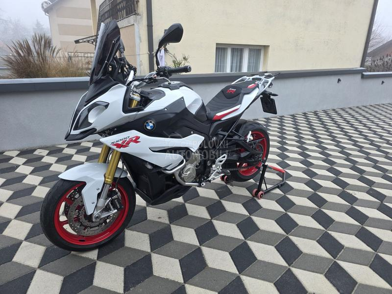 BMW S1000XR