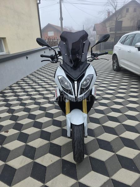 BMW S1000XR