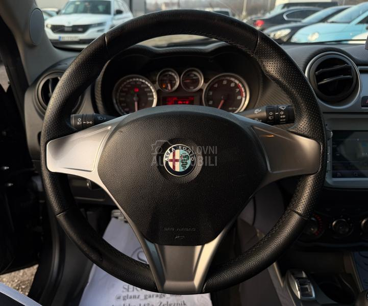 Alfa Romeo MiTo CH/NAVl/carbon