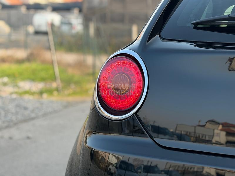 Alfa Romeo MiTo CH/NAVl/carbon