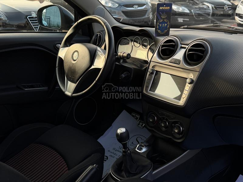 Alfa Romeo MiTo CH/NAVl/carbon