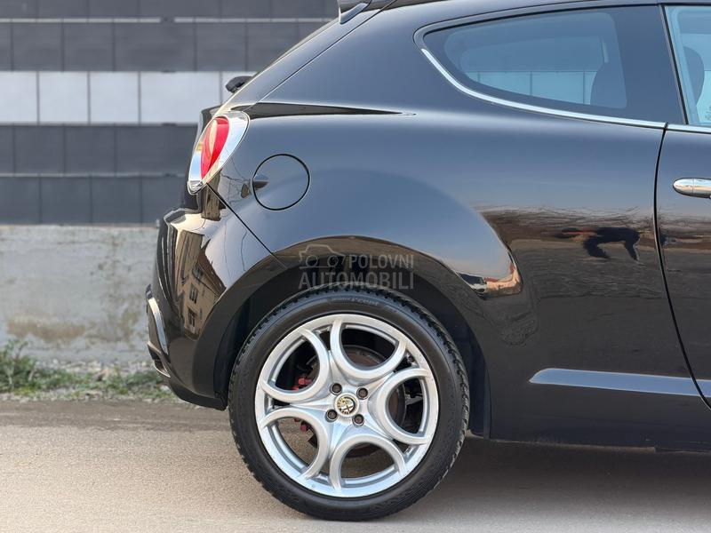 Alfa Romeo MiTo CH/NAVl/carbon