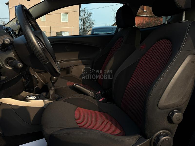 Alfa Romeo MiTo CH/NAVl/carbon