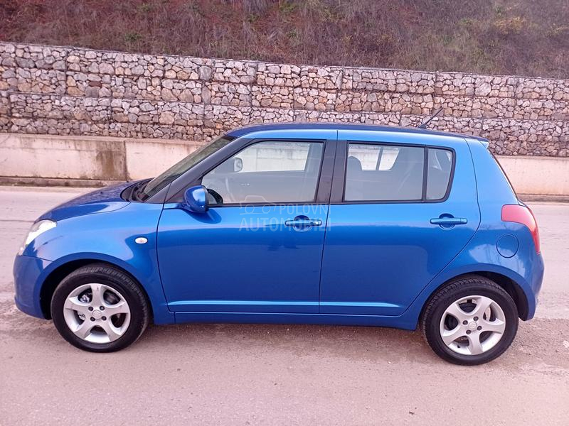 Suzuki Swift 1.3 4WD CH