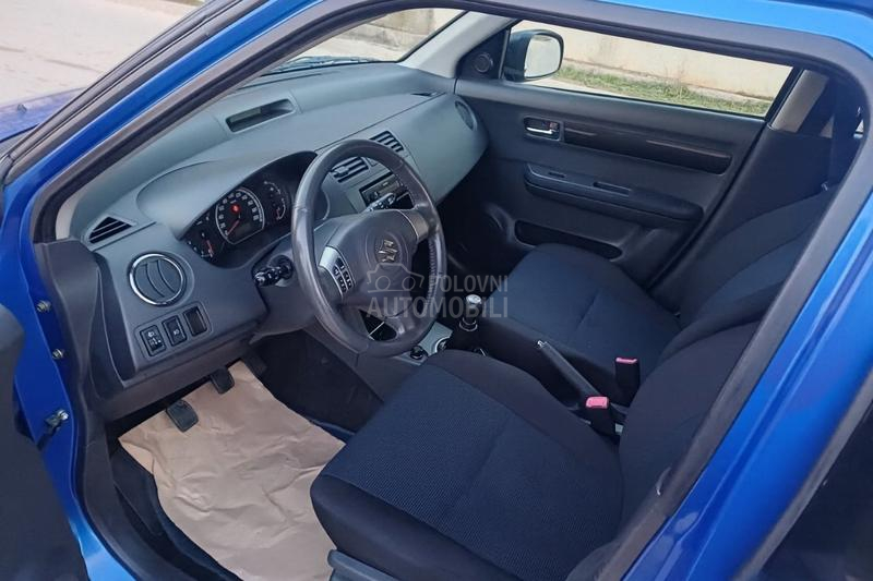 Suzuki Swift 1.3 4WD CH