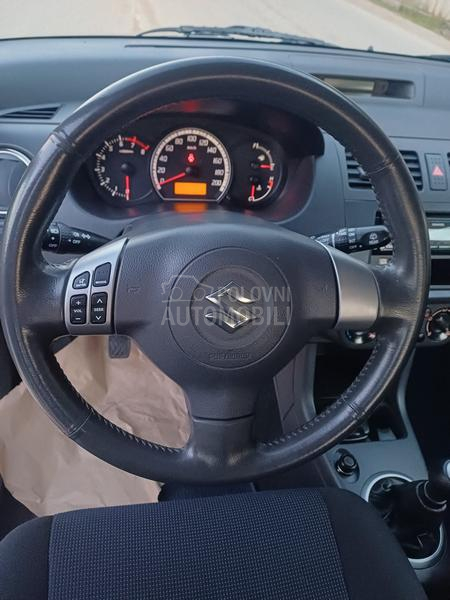 Suzuki Swift 1.3 4WD CH