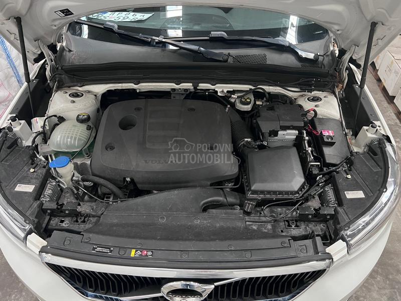 Volvo XC40 Momentum PRO Winter