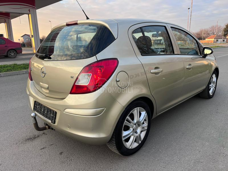 Opel Corsa D 1.2 obican