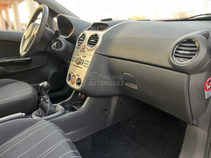 Opel Corsa D 1.2 obican