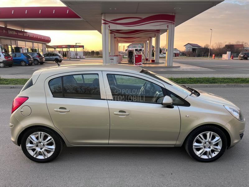 Opel Corsa D 1.2 obican