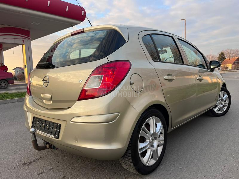 Opel Corsa D 1.2 obican