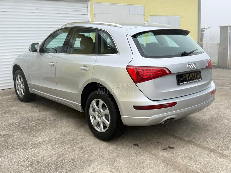 Audi Q5 T D I manuelni