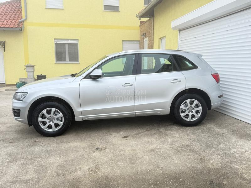 Audi Q5 T D I manuelni