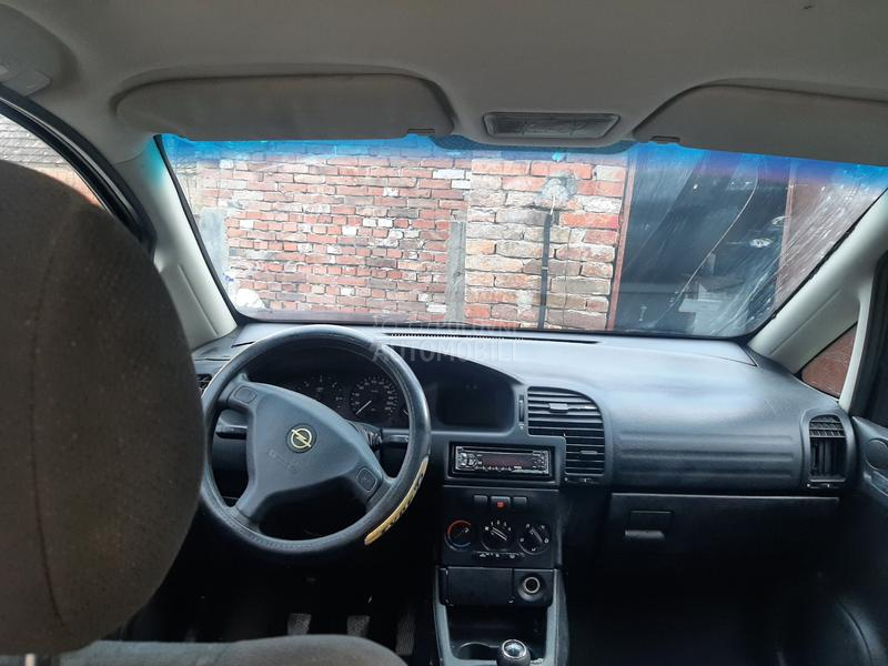 Opel Zafira 