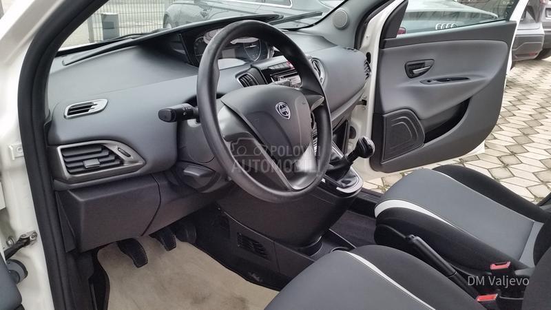 Lancia Ypsilon 1.3 MJET T0P STANJE