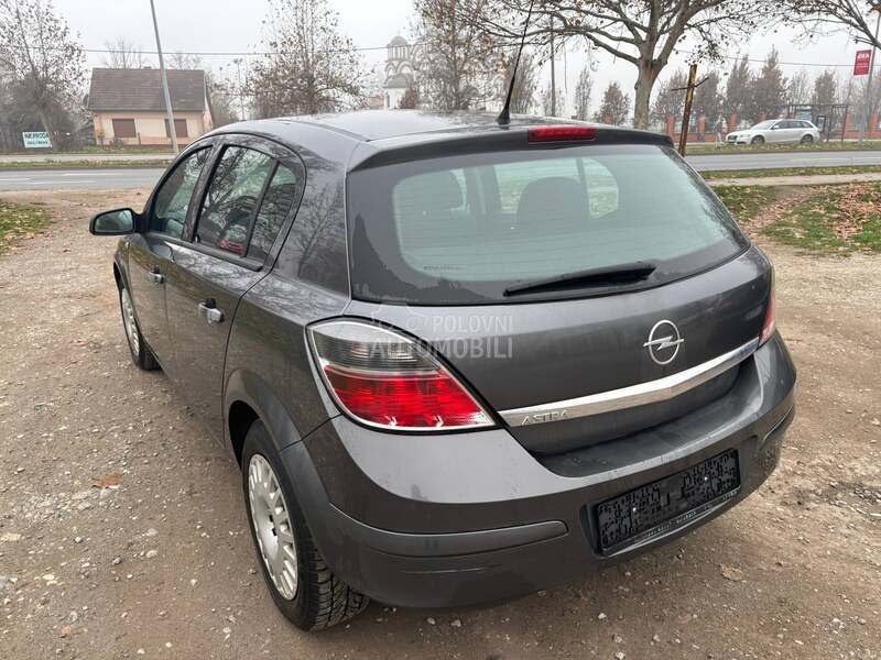 Opel Astra H 1.6 B E n z i n